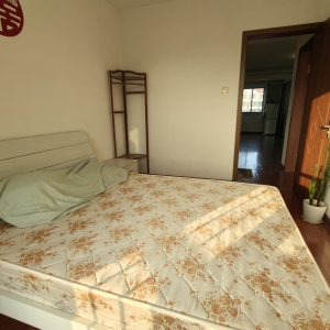 经区皇冠中学大庆路实验小学北阳光城市花园住 四楼