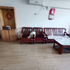 四方路陶家夼半框架顶二，带外开门储藏室