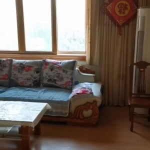 出售陶家夼四方路，住人二楼西边户，97平，三室，送储