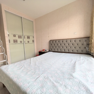 出售南曲阜翡翠城E区顶加阁