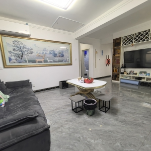 出售南曲阜翡翠城E区电梯顶加阁