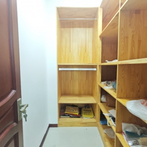 出售西河街多层六楼