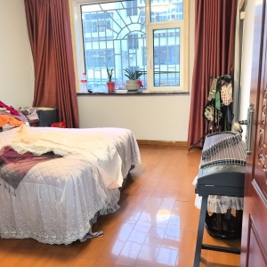 鲸园实验2楼精装3室方厅