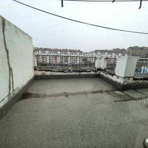 实验合庆新村顶加阁带露台.