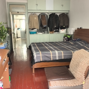 出售新华巷三楼精装修