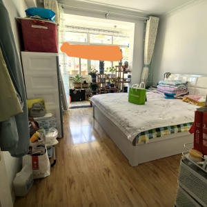 卧龙山生活小区4楼精装