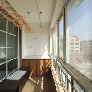 万盛家园 框架多层 威海一中