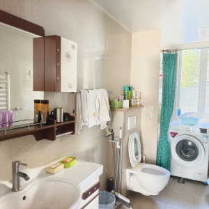 逸品康城一楼150.27平三室两厅两卫带院子出售