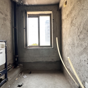 青岛路 南竹岛 蓝湾怡庭 三楼东边户三室两 厅两卫176.3平280万